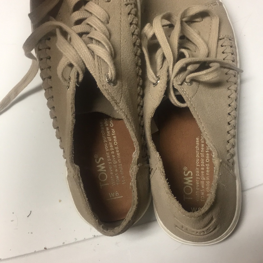 TOMS sneakers, tan color - Picture 4 of 4